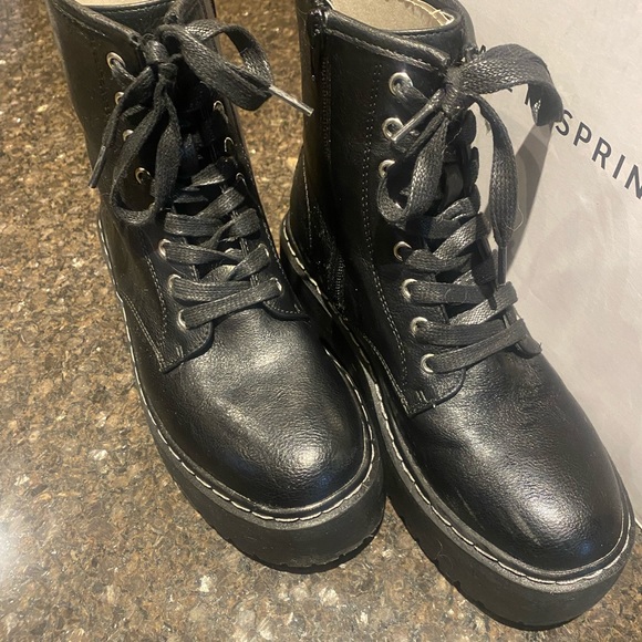 Call it spring Skylar boots - Picture 3 of 5